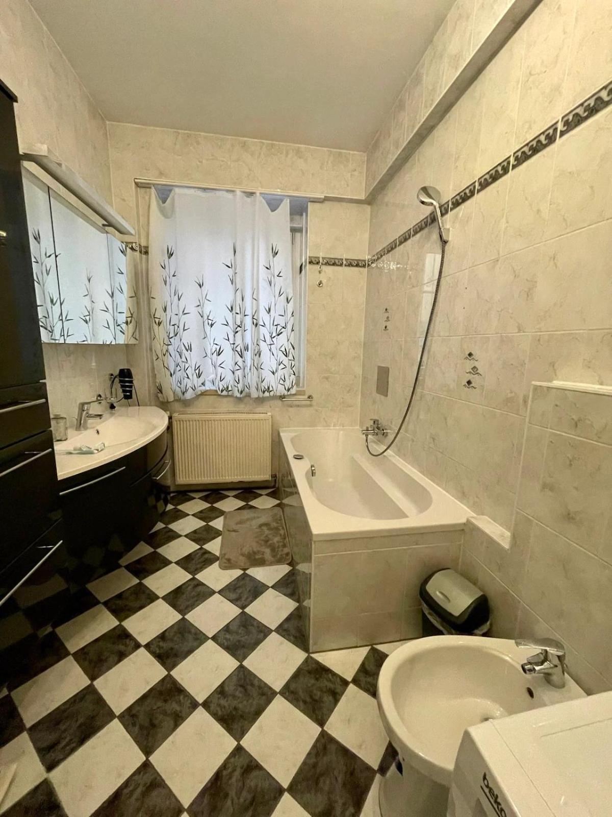 Gemutliche Wohnung Mit Super Lage Wien Exteriör bild