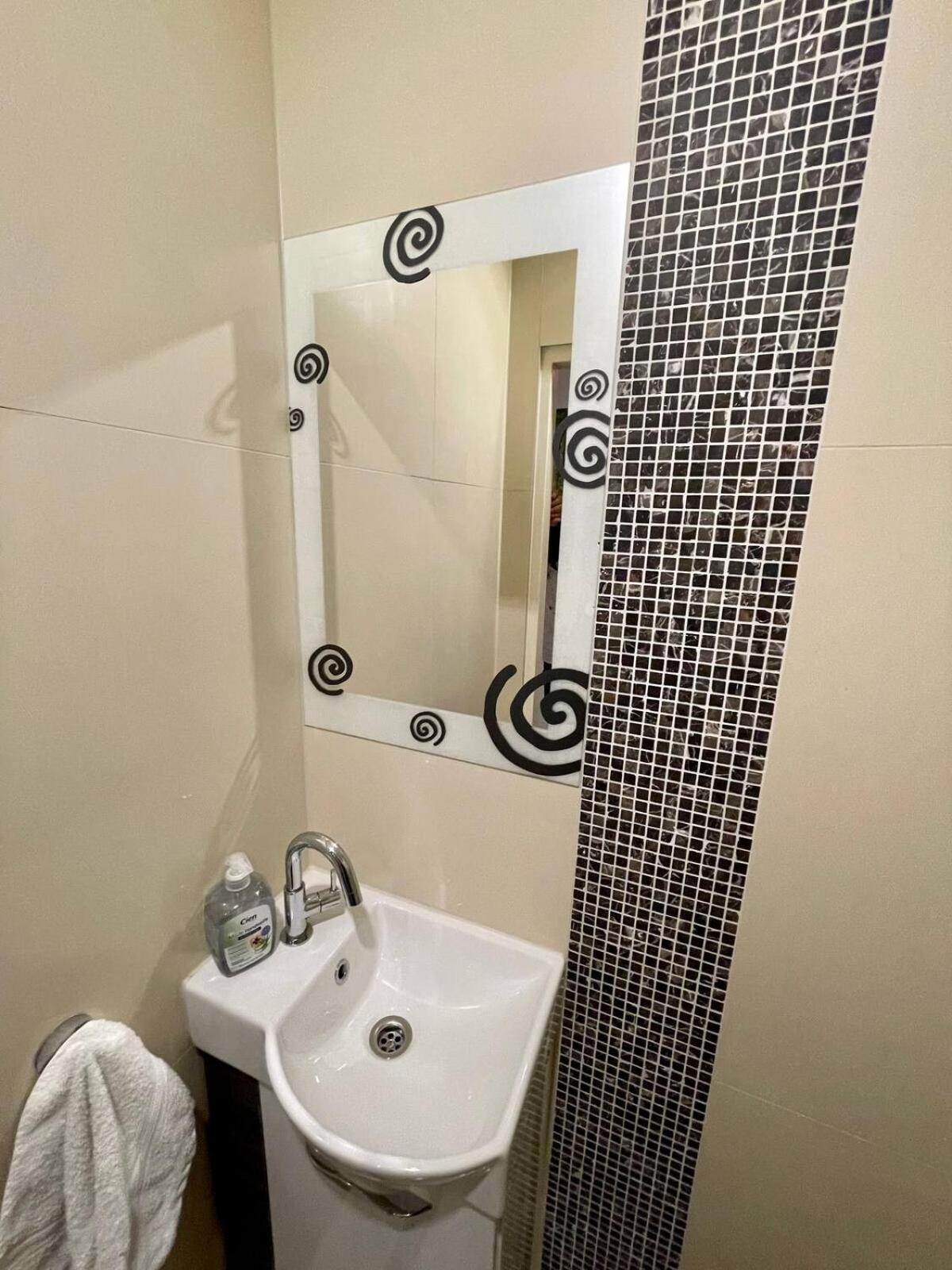Gemutliche Wohnung Mit Super Lage Wien Exteriör bild